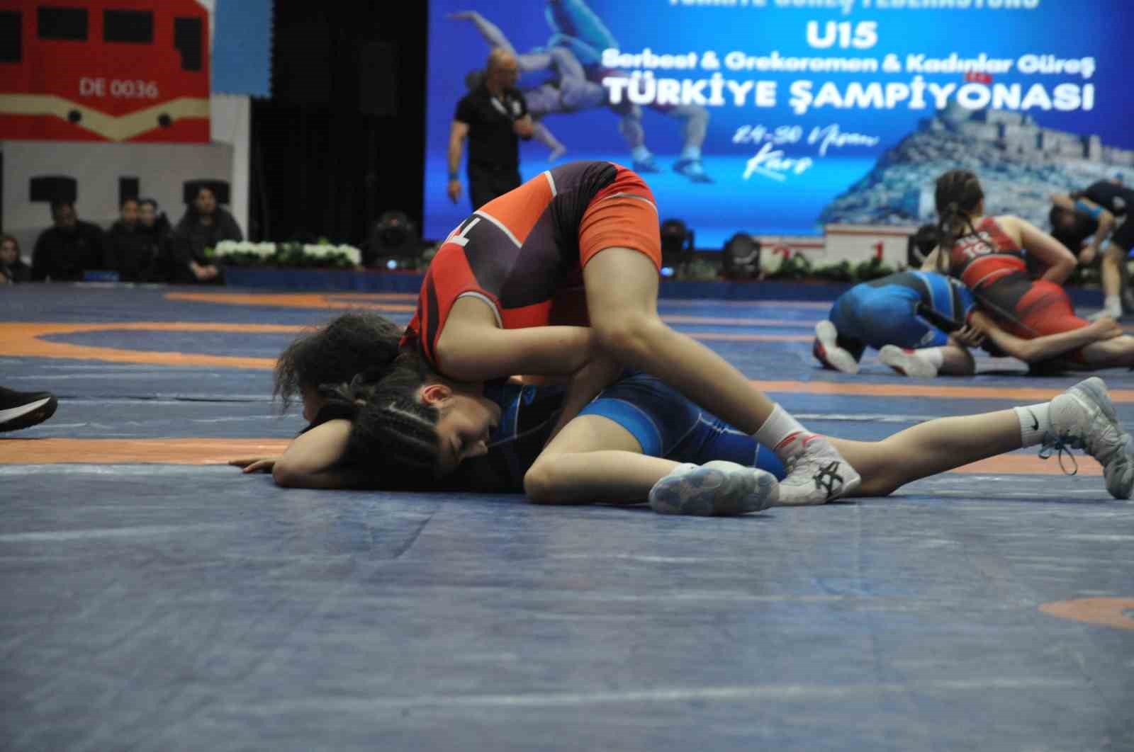 U15 T&uuml;rkiye G&uuml;reş Şampiyonası Kars&rsquo;ta devam ediyor
