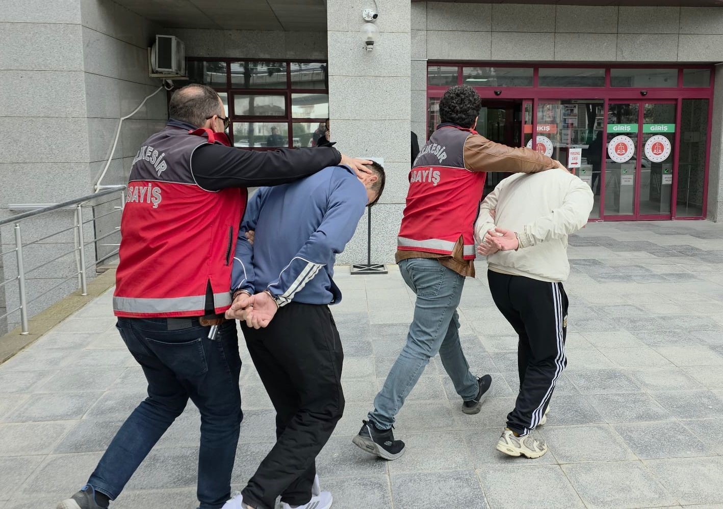 Balıkesir&rsquo;de aranan 128 şahıs yakalandı
