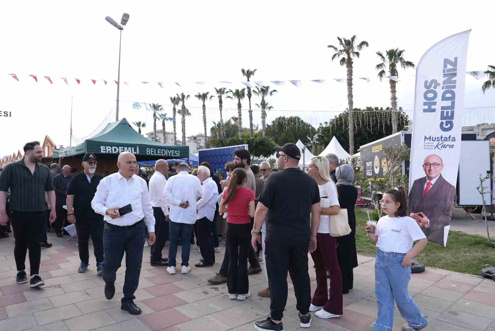 Erdemli&rsquo;de 4. Kitap ve Edebiyat G&uuml;nleri yoğun ilgiyle tamamlandı

