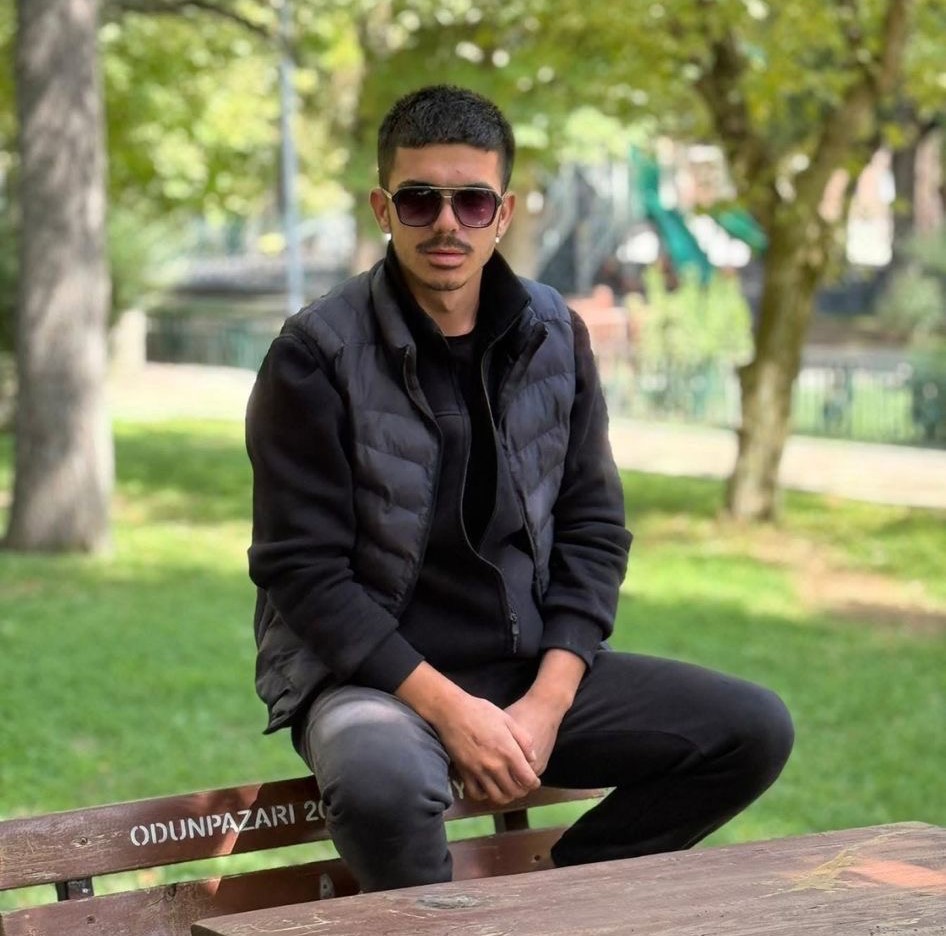 &lsquo;Yan bakma&rsquo; kavgasında 1 kişi &ouml;ld&uuml;, 1 şahıs yaralandı
