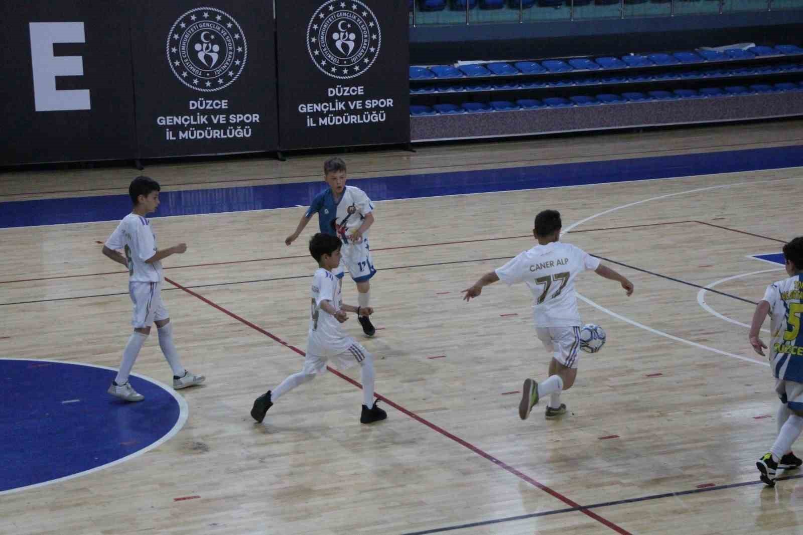 Okul Sporları müsabakaları tüm heyecanıyla sürüyor