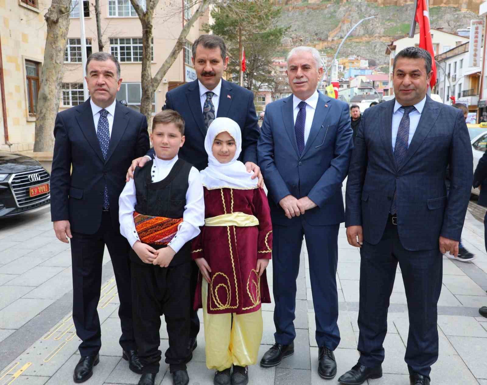 Milli Savunma Bakan Yardımcısı Ayhan&rsquo;dan memleketi Bayburt&rsquo;a ziyaret
