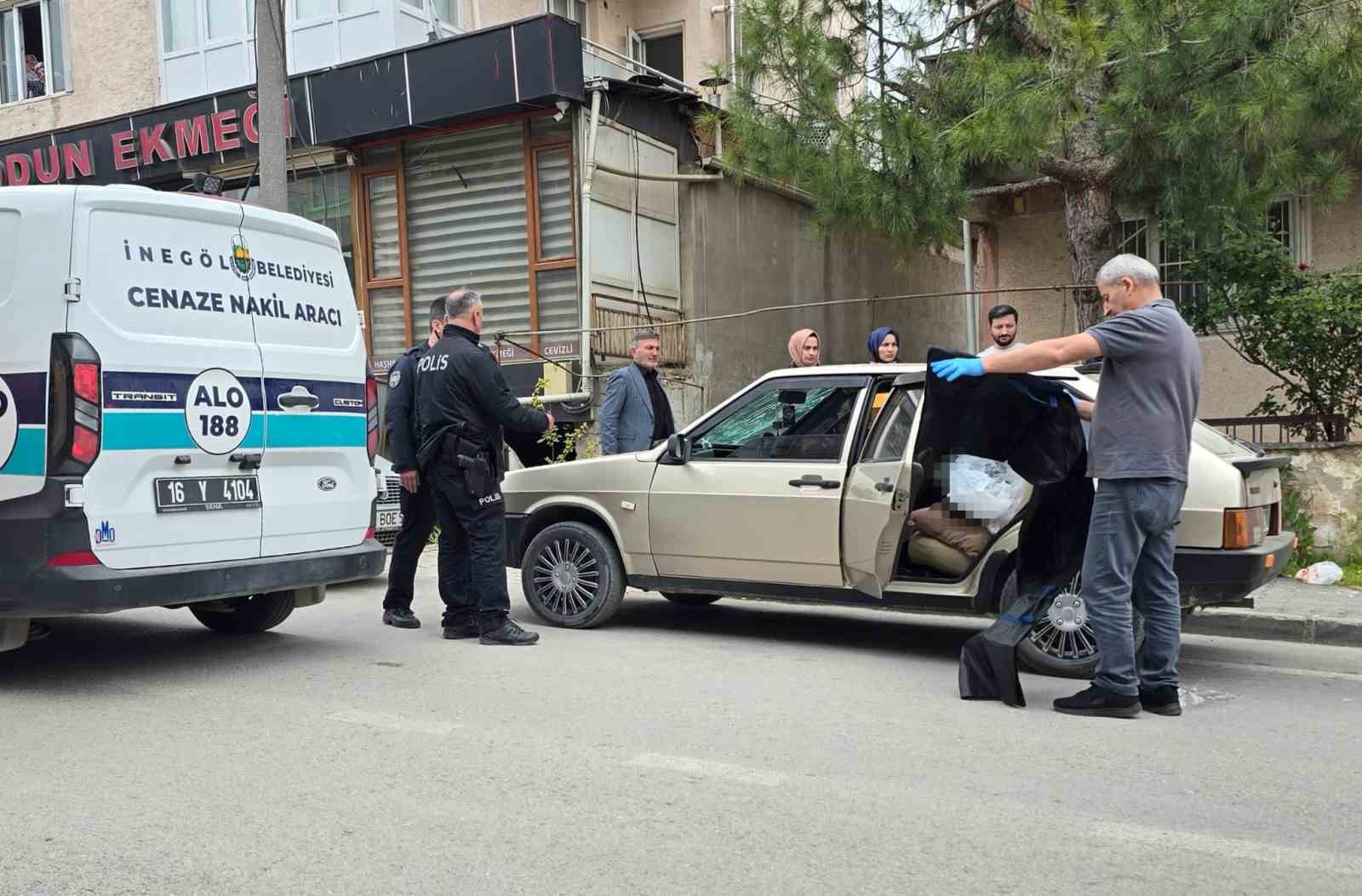 Bursa’da genç otomobilin içinde ölü bulundu
