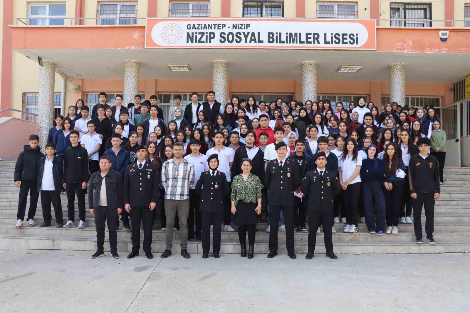 Gaziantep&rsquo;te &ouml;ğrencilere jandarma mesleği tanıtıldı
