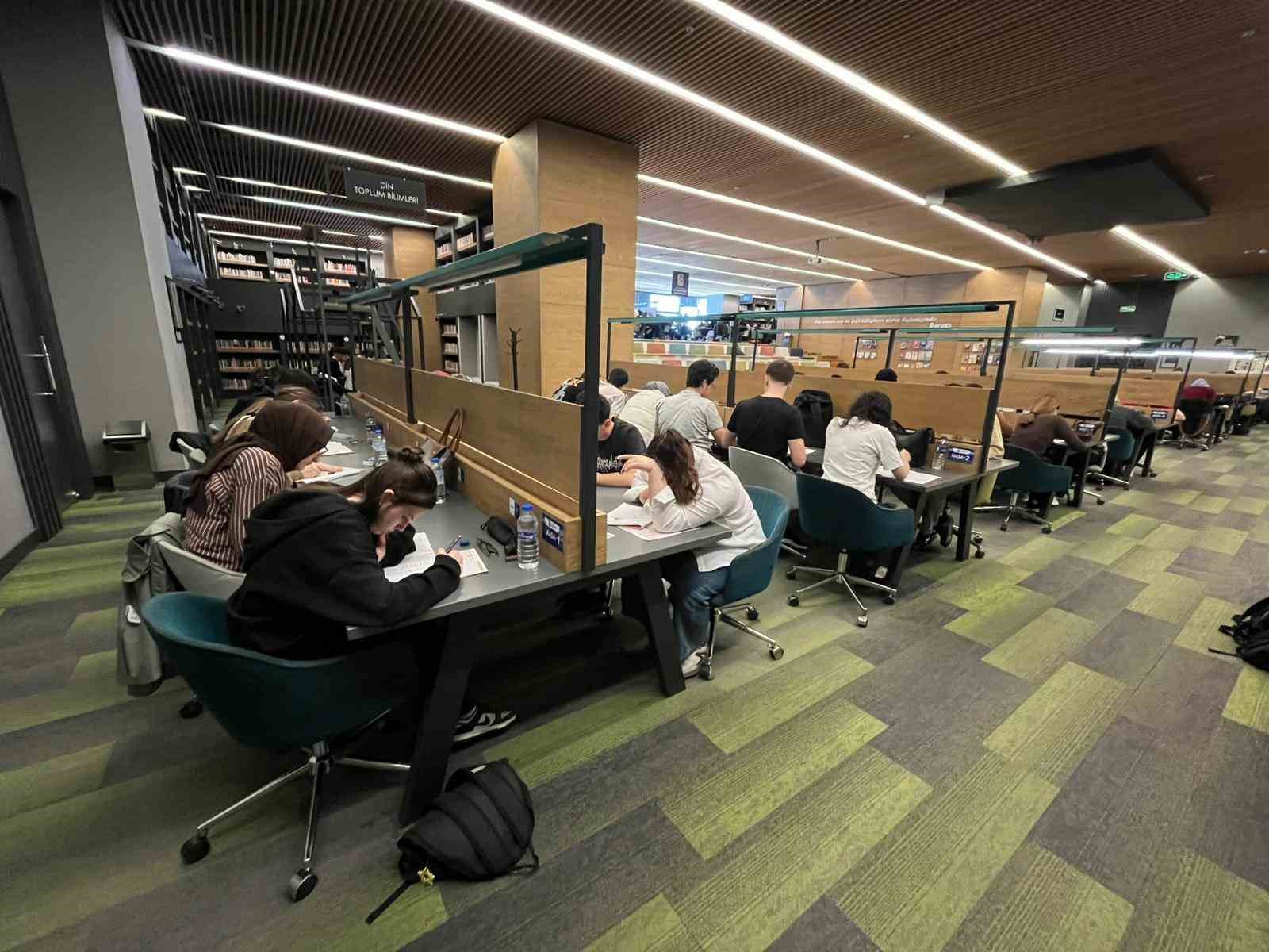 &Uuml;niversite hayaline Yıldırım desteği
