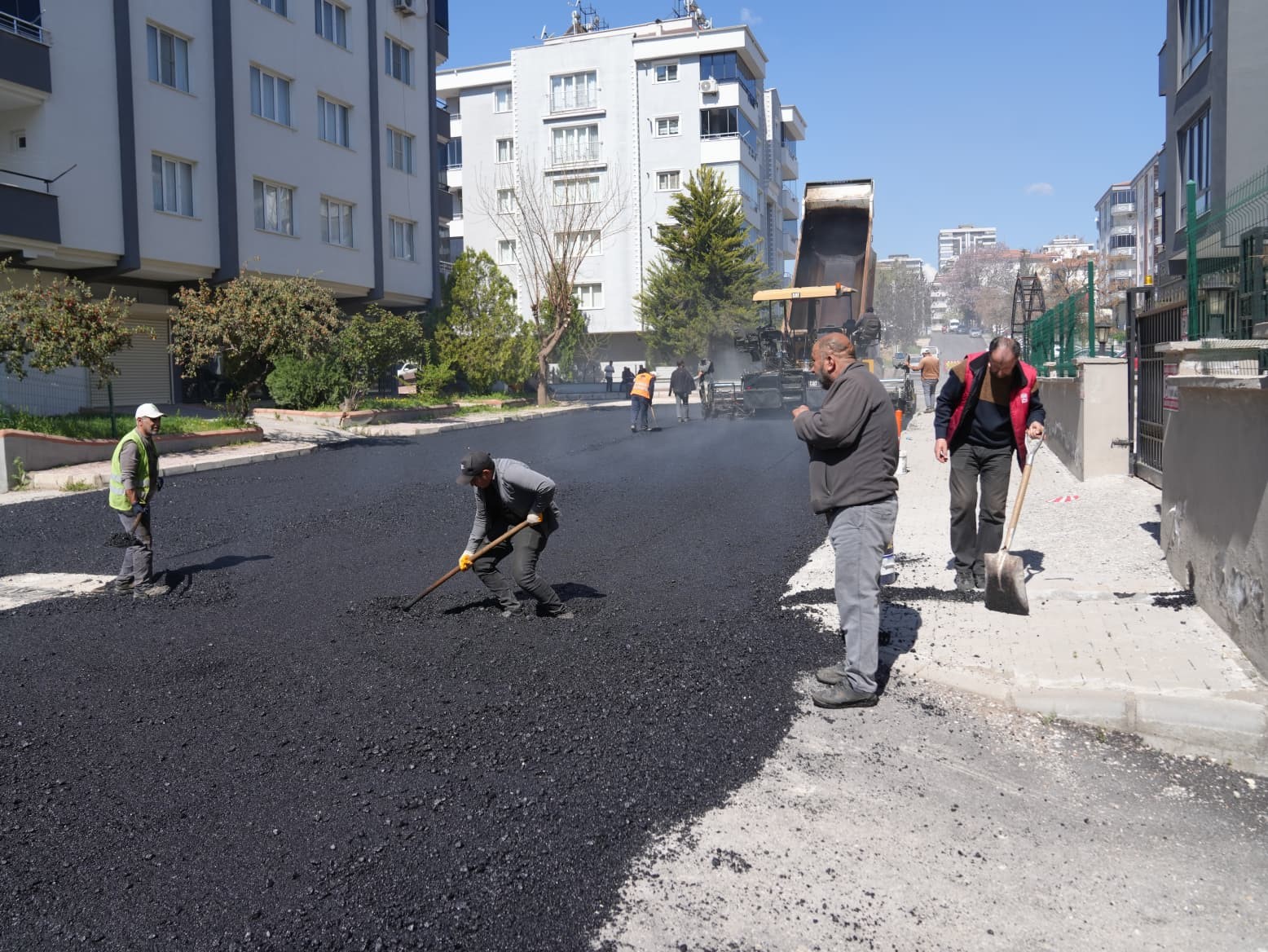 Şehitkamil&rsquo;de yollar yenileniyor
