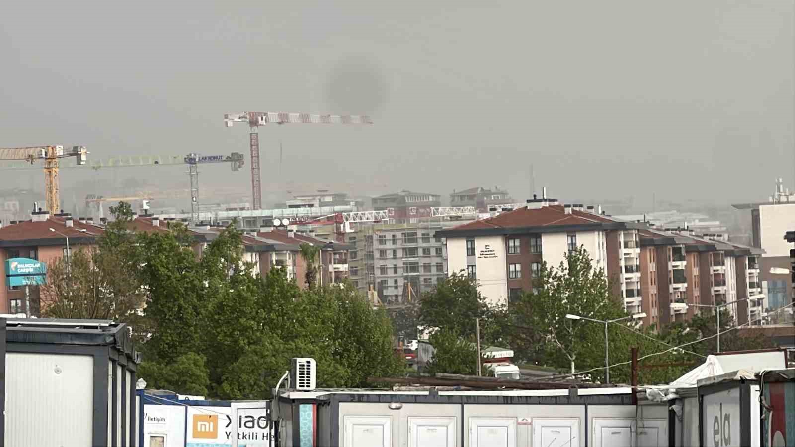 Kahramanmaraş&rsquo;ta kısa s&uuml;reli dolu etkili oldu
