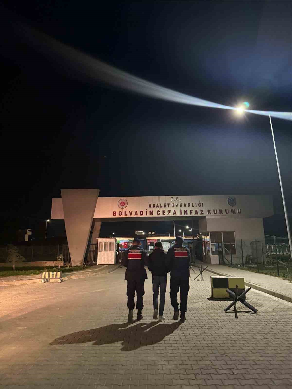 Jandarma farklı su&ccedil;lardan aranan 34 kişiyi yakaladı
