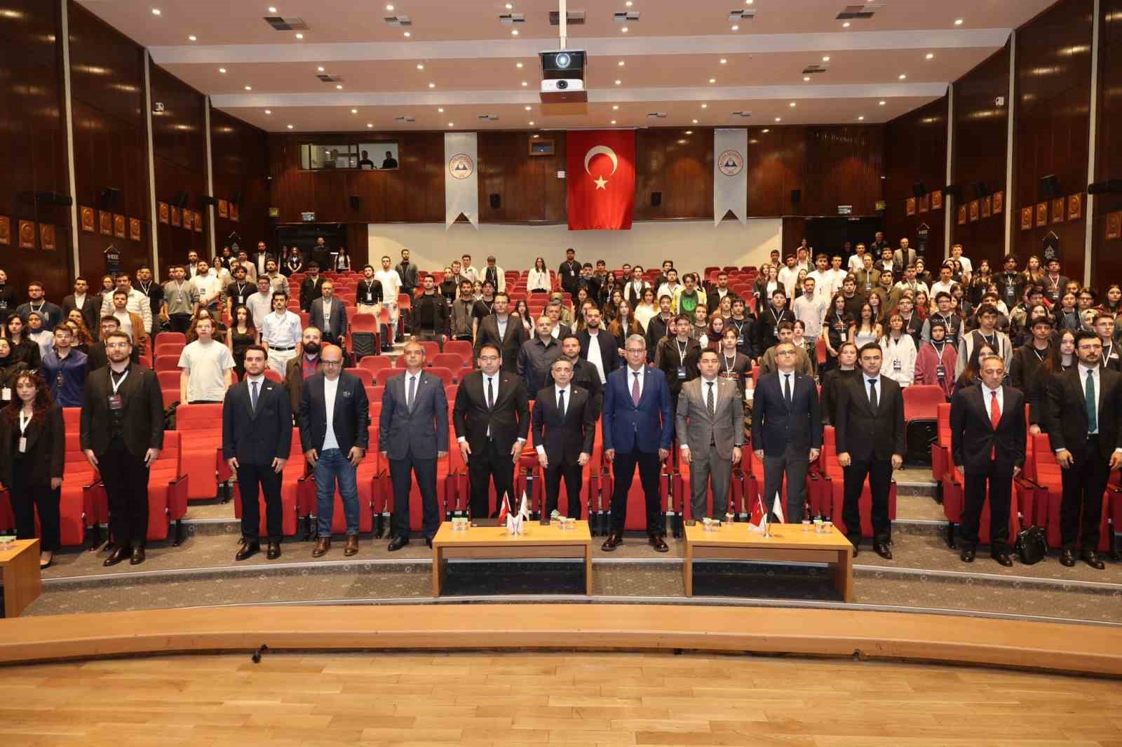 ER&Uuml;&rsquo;de "Zirve IEEE" d&uuml;zenlendi
