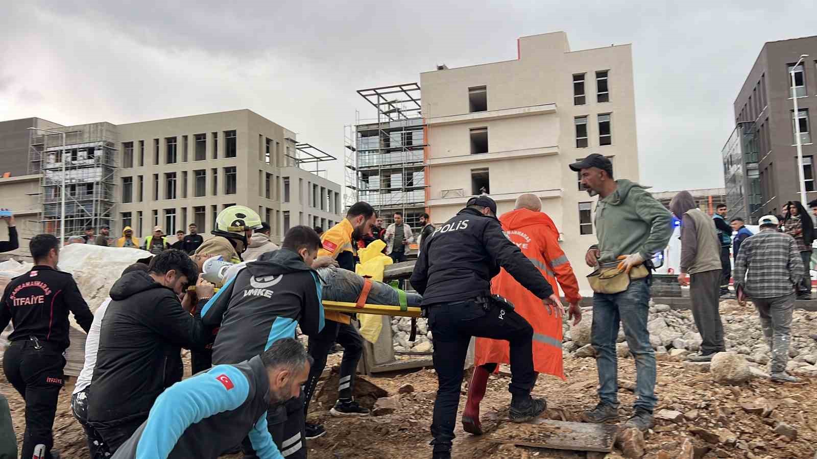 Operat&ouml;r enkaz altında kaldı: 1 yaralı
