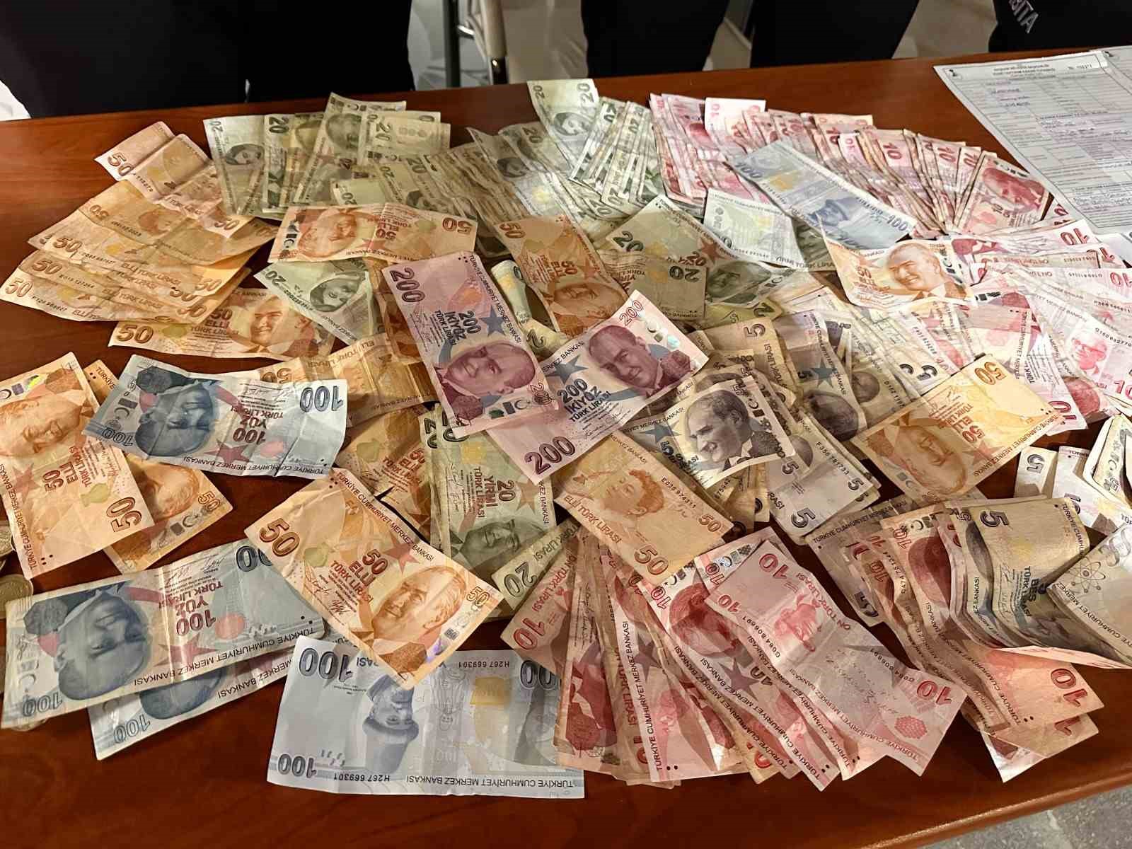 Akşehir&rsquo;de dilenci operasyonu: 4 bin 410 TL&rsquo;ye el konuldu
