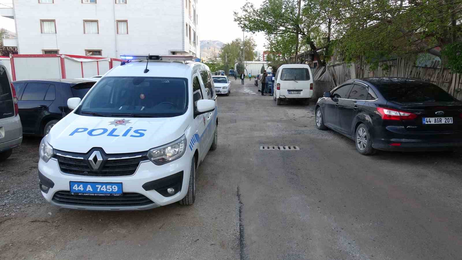 Malatya&rsquo;da 58 yaşındaki şahıs evinde &ouml;l&uuml; bulundu
