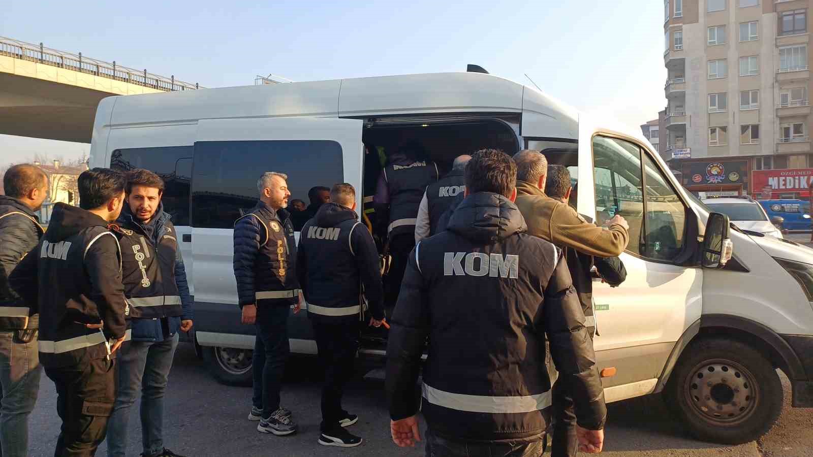 Kayseri&rsquo;deki &lsquo;ila&ccedil; yolsuzluğu&rsquo; davasında tutuklu sanık kalmadı
