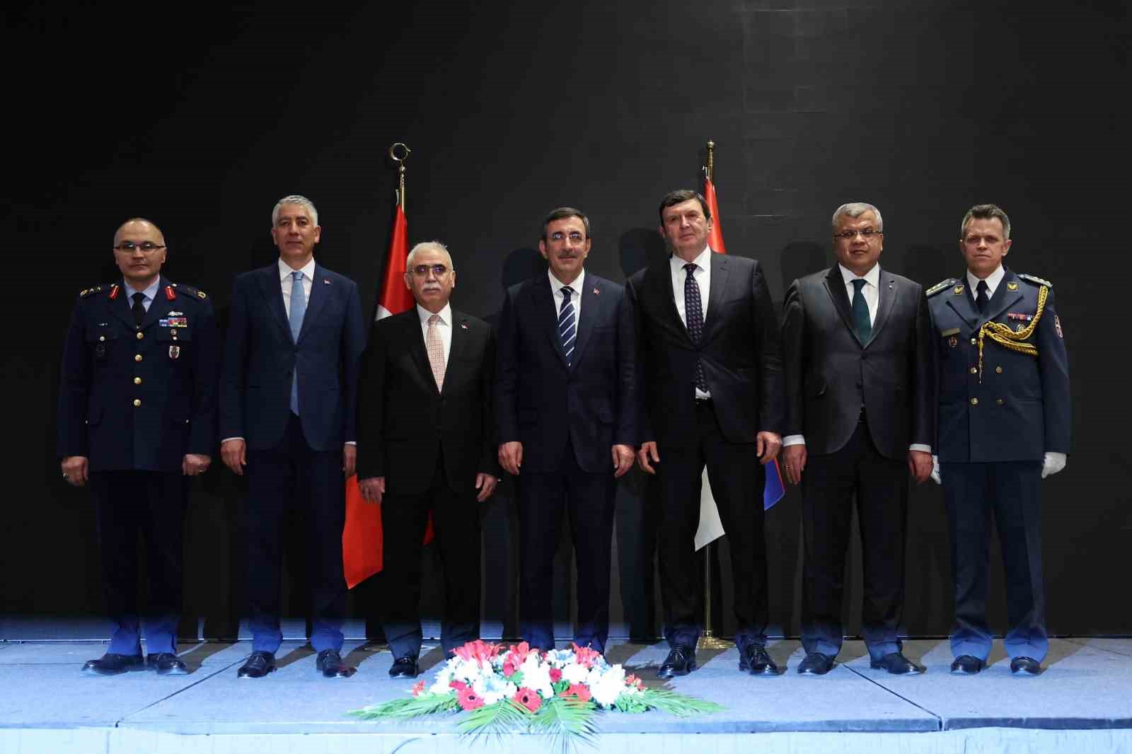 Cumhurbaşkanı Yardımcısı Yılmaz: "Sırbistan ile ticaret hacmimizi 5 milyar dolara &ccedil;ıkarmaya emin adımlarla ilerlemekteyiz"
