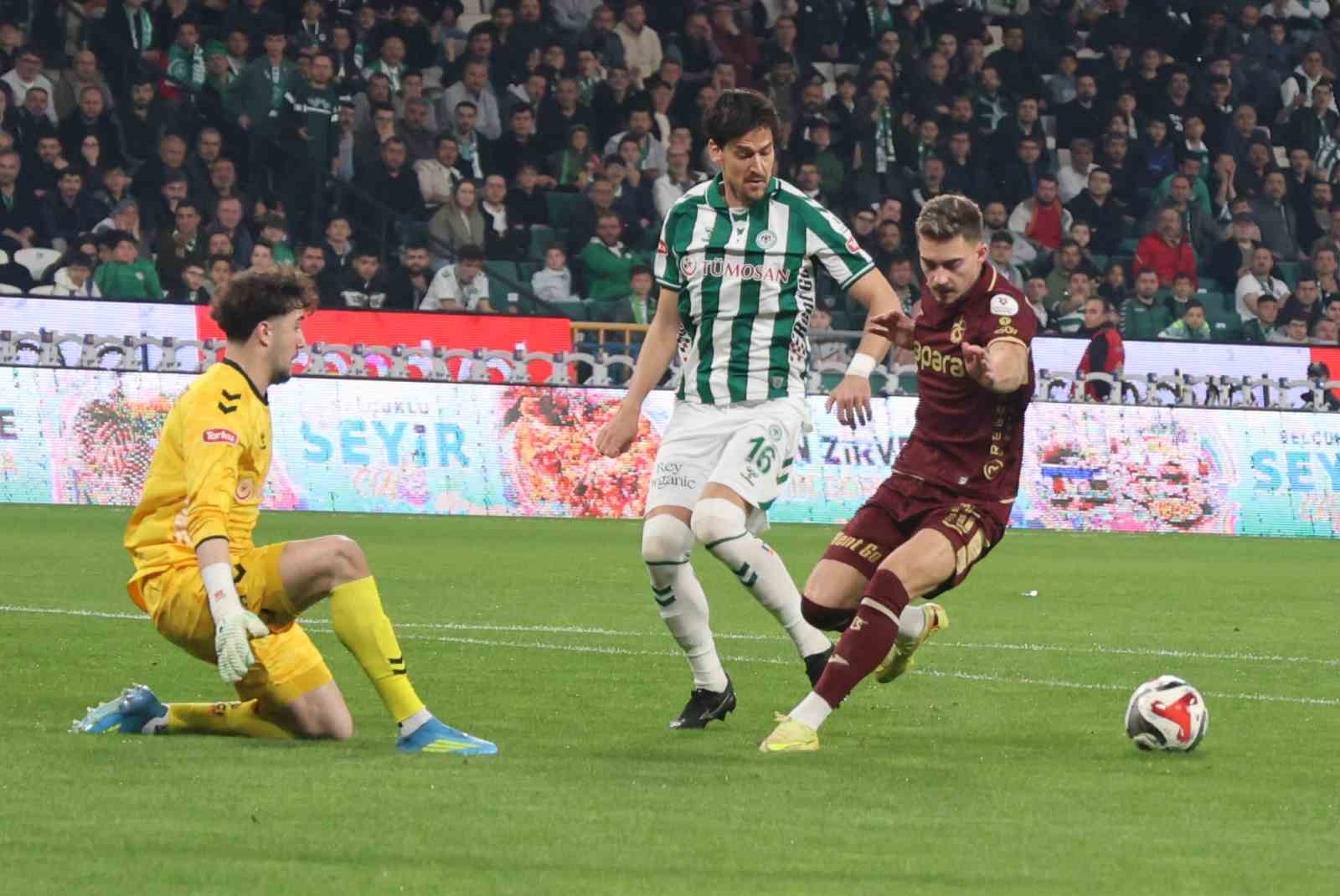 Trendyol S&uuml;per Lig: Konyaspor: 2 - Trabzonspor: 0 (İlk yarı)
