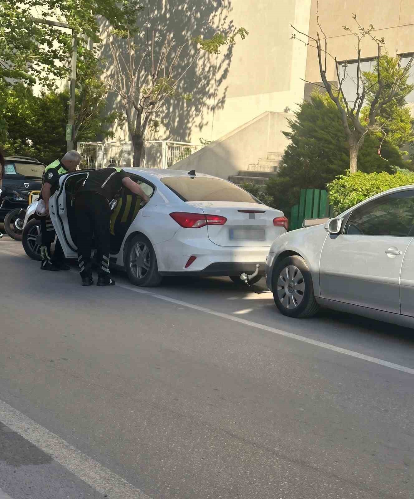 Korsan taşımacılığa ağır ceza: S&uuml;r&uuml;c&uuml;ye 100 bin TL, yolcuya ise 3 bin 800 TL ceza kesildi
