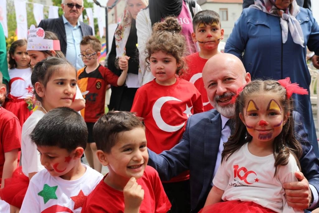 Başkan Çolakbayrakdar’dan çocuk şenliğine davet