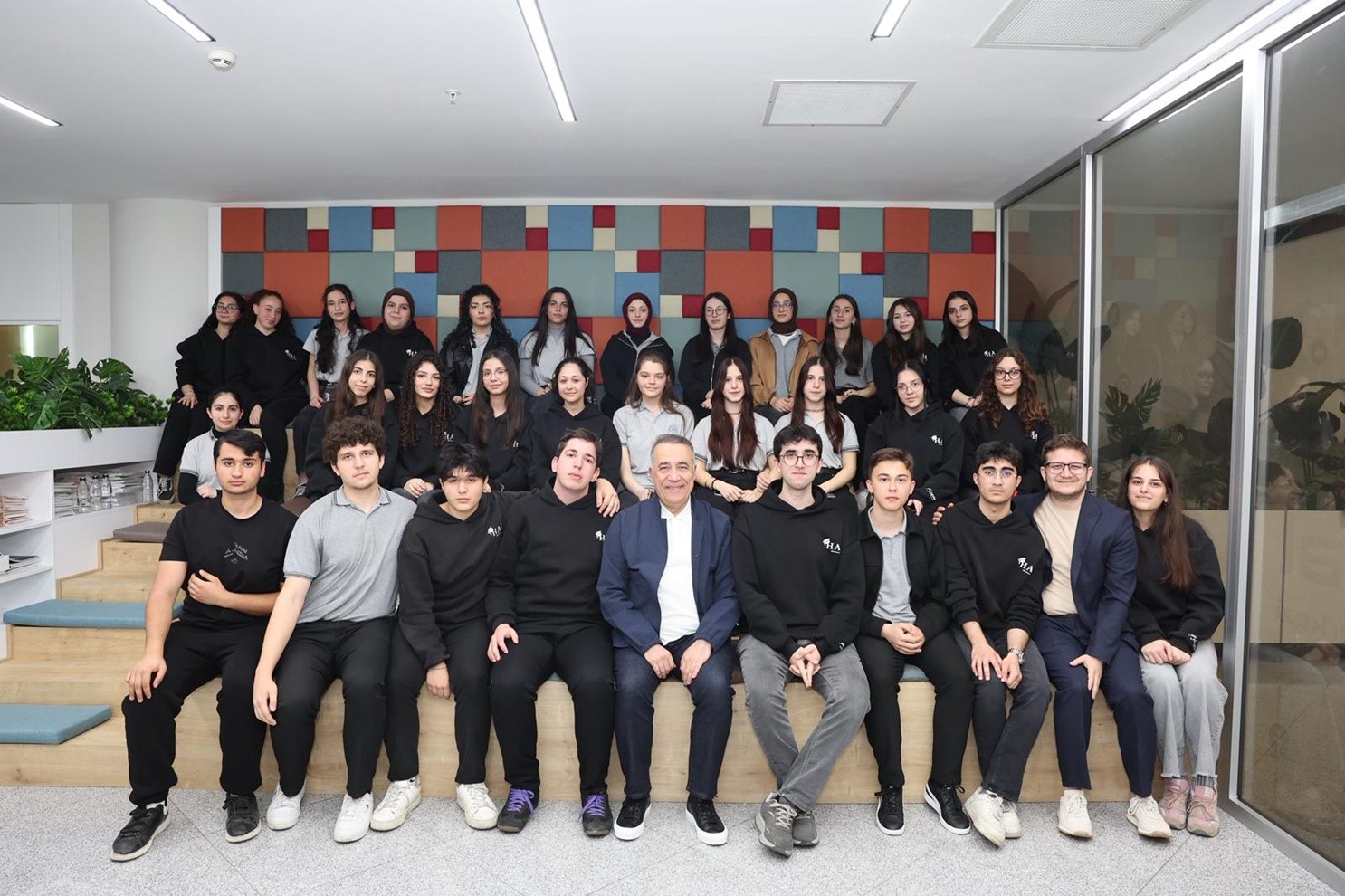 Sultangazi Belediye Başkanı Abdurrahman Dursun, gençlerle bir araya geldi