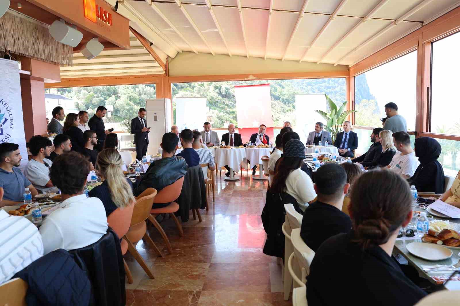 ALKÜ’de öğrenci toplulukları buluştu