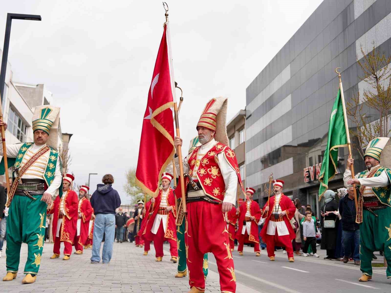 Düzce’de mehter takımının gösterisine vatandaşlardan büyük ilgi