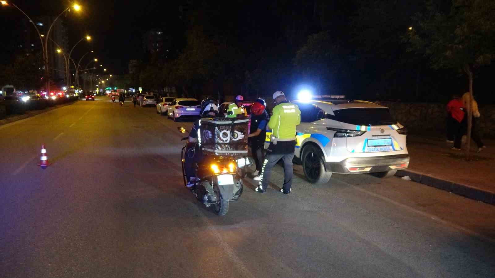 Kural tanımaz motosiklet s&uuml;r&uuml;c&uuml;lerine 498 bin TL ceza
