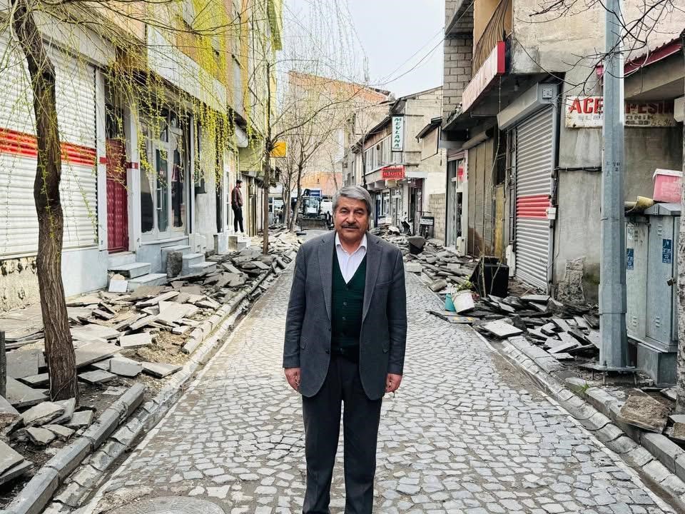 Patnos’ta yol sezonu başladı: İnönü Mahallesi’nde çalışmalar start aldı