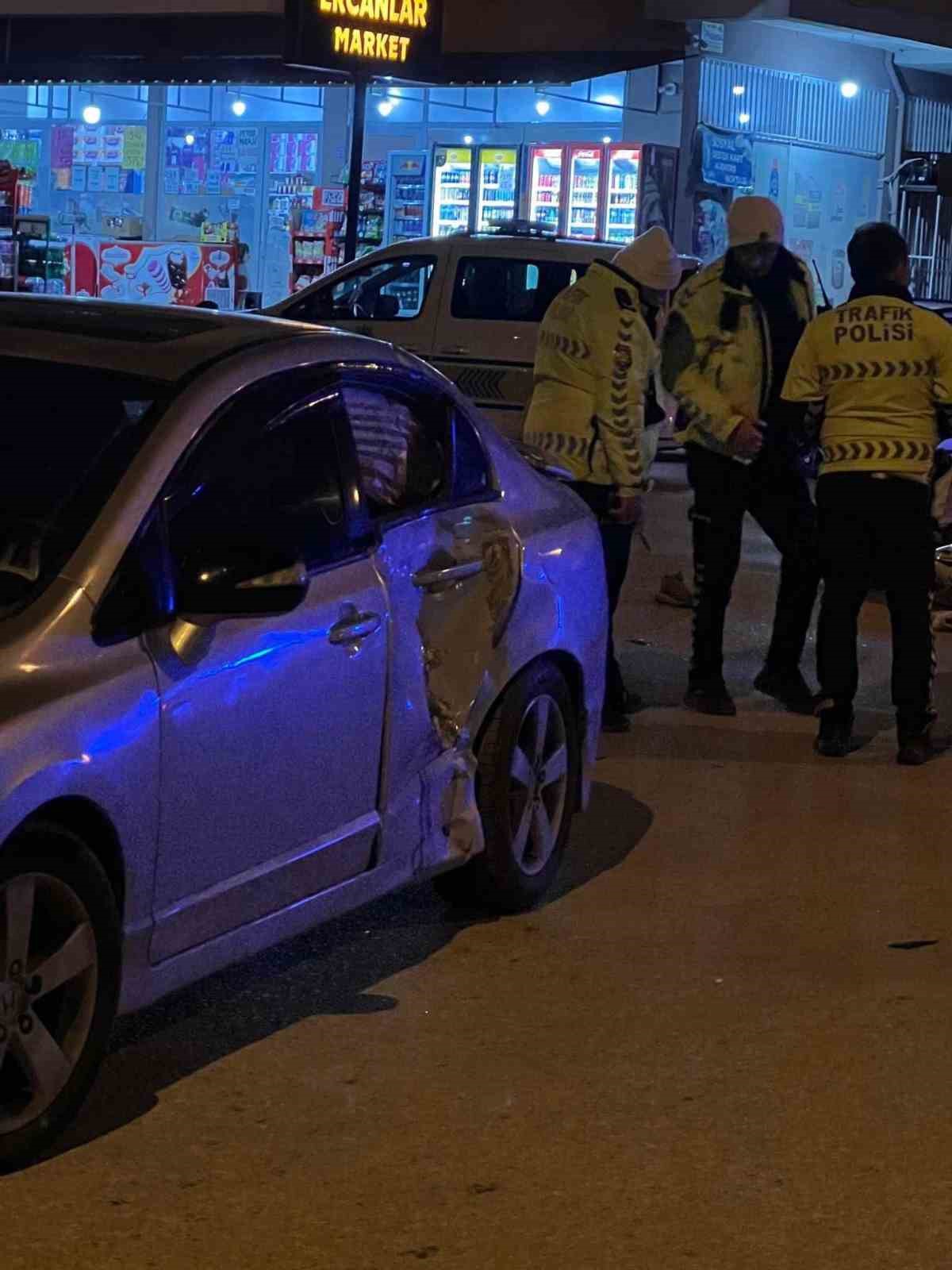 &Ccedil;orum&rsquo;da otomobil ile motosiklet &ccedil;arpıştı: 1 yaralı
