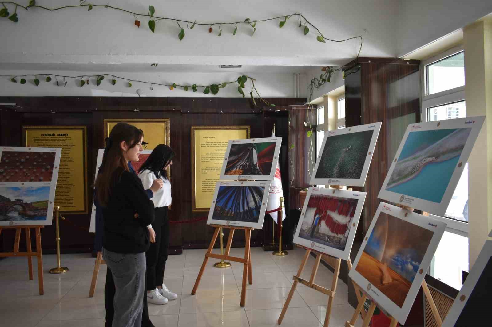Bayburt&rsquo;ta tarım, orman ve insan  temalı fotoğraf sergisi a&ccedil;ıldı

