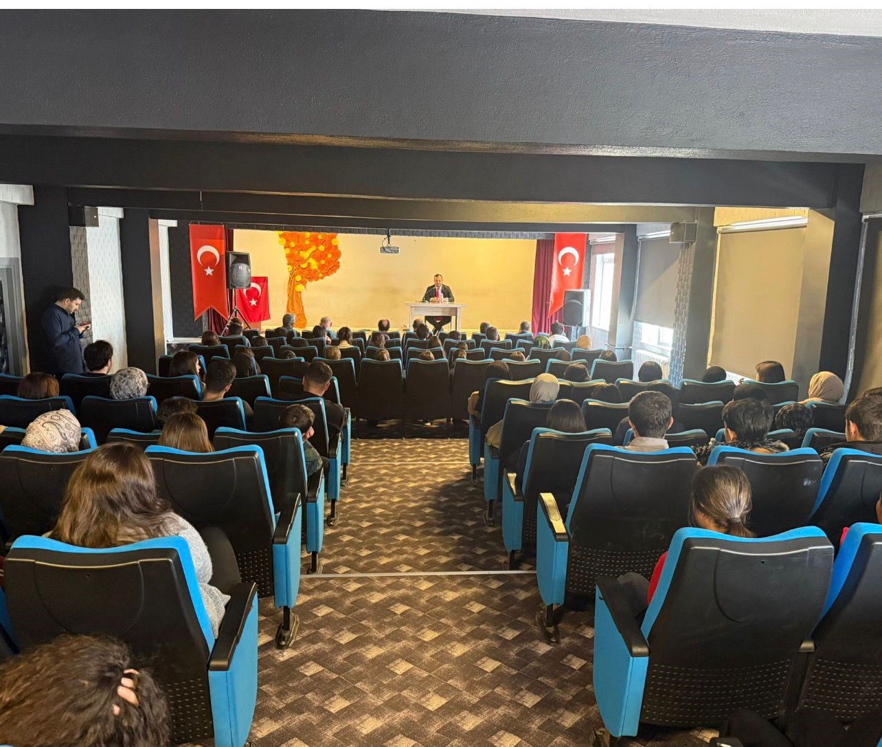 Narman&rsquo;da LGS ve YKS &ouml;ğrencilerine motivasyon semineri d&uuml;zenlendi
