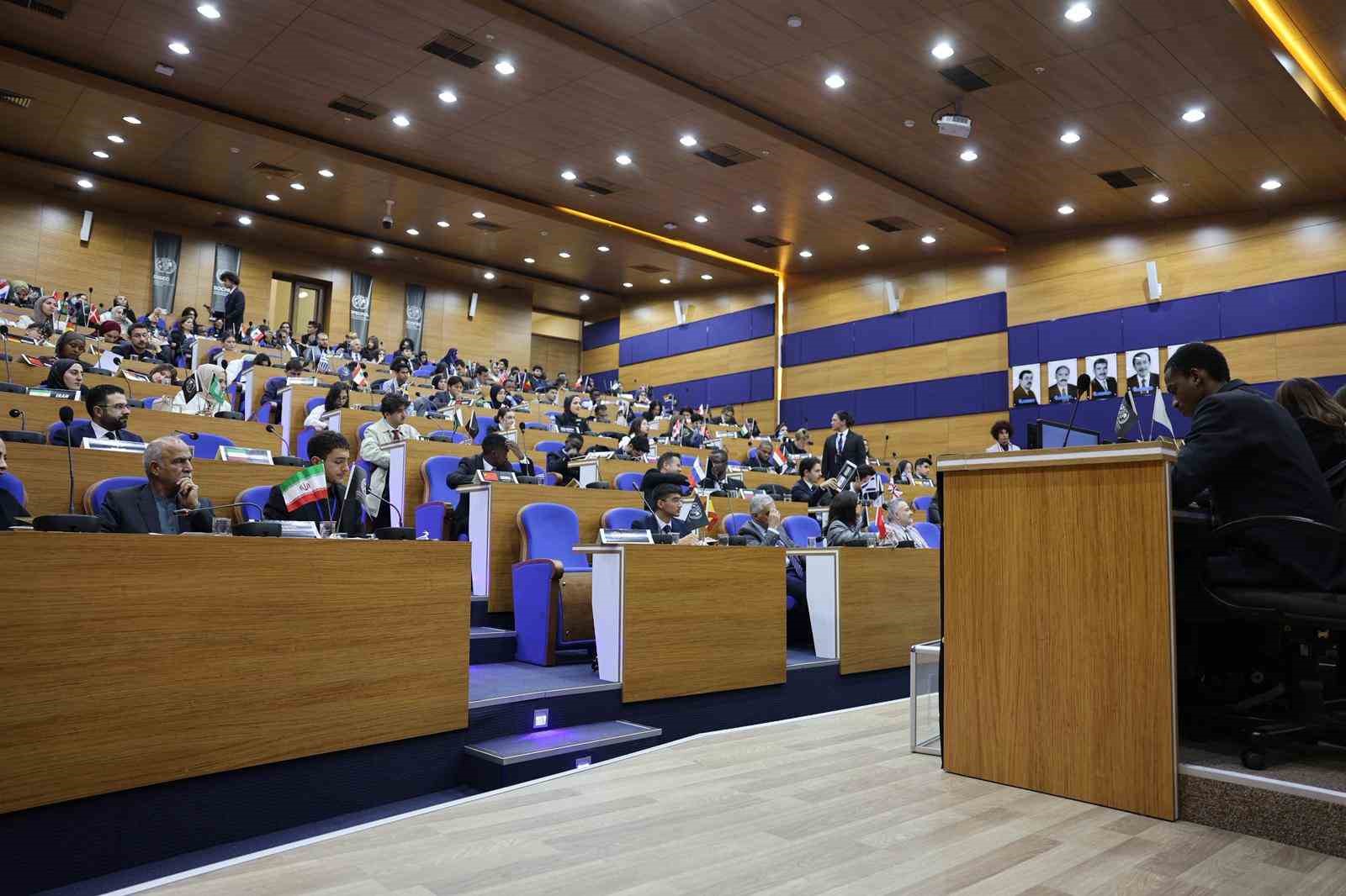 Atat&uuml;rk &Uuml;niversitesi MUN kapanış seremonisi yapıldı
