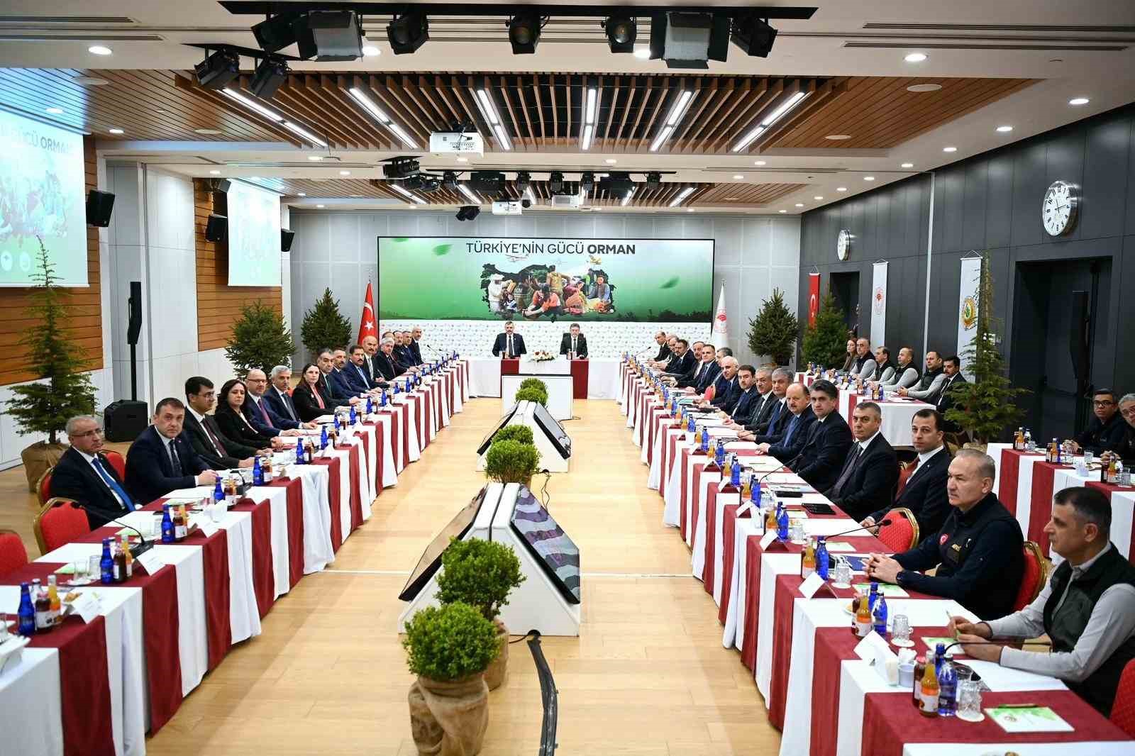 Vali S&ouml;zer, Orman Yangınları Koordinasyon Toplantısına katıldı
