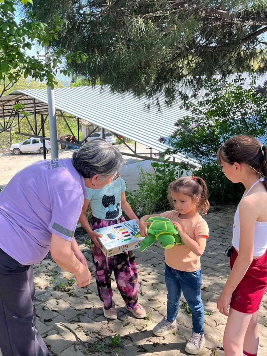 Başkan Zencirci: "Dayanışmanın g&uuml;c&uuml;yle her mahalleye ulaşıyoruz"
