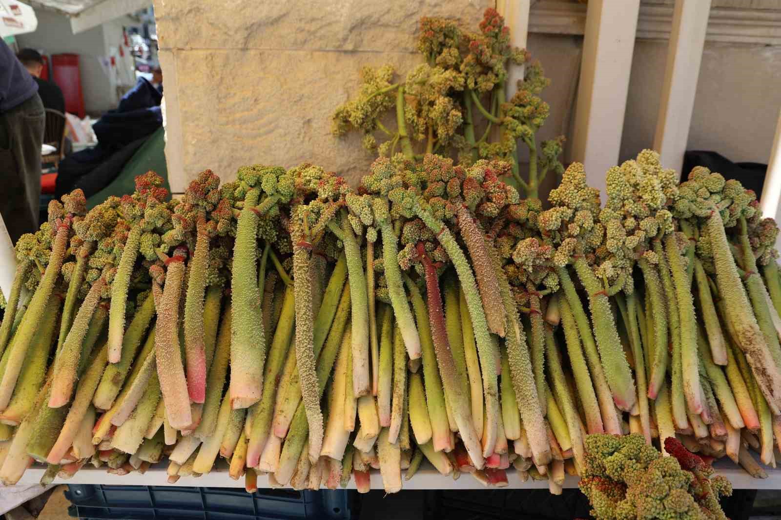 Doğu’nun vitamin deposu muzu ‘ışkın’ tezgahlarda yerini aldı
