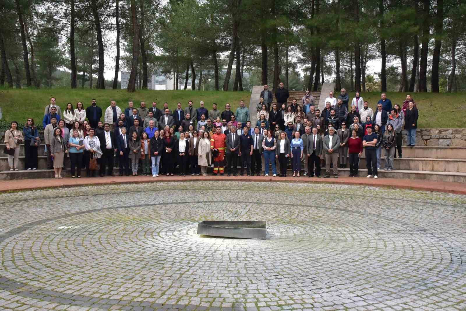 MSK&Uuml; akademik ve idari personeline yangın eğitimi

