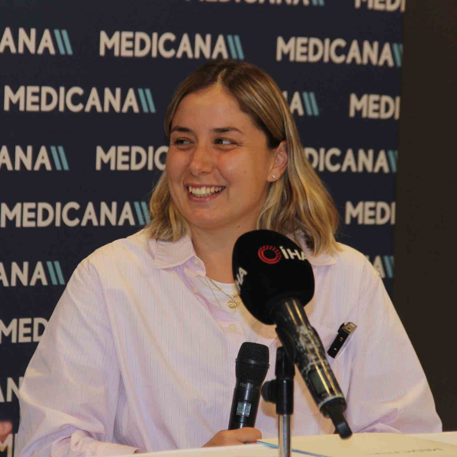 Bengisu Avcı yeni sezonda da Medicana ile kula&ccedil; atacak
