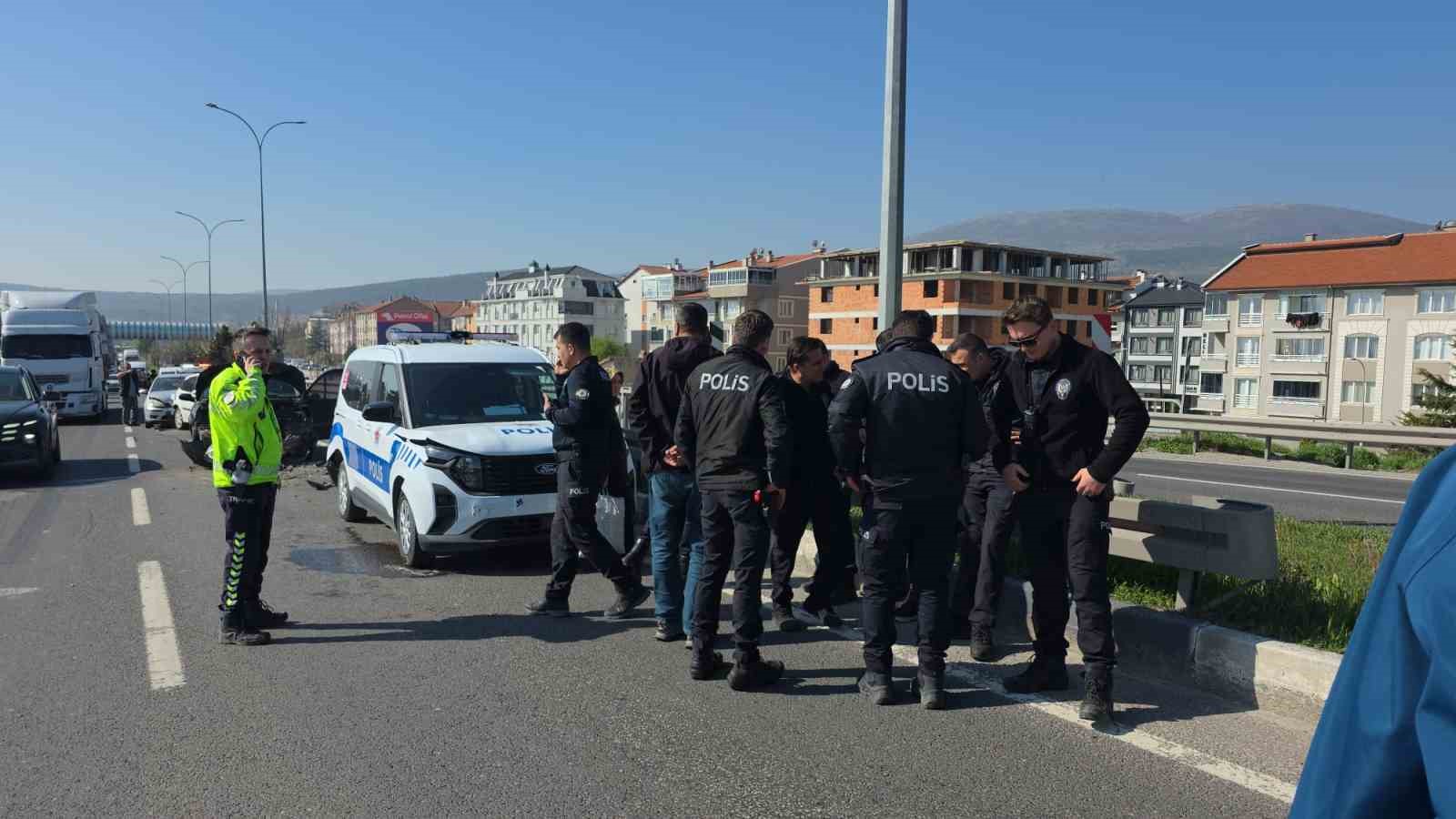 K&uuml;tahya&rsquo;da zincirleme trafik kazası: 1 yaralı
