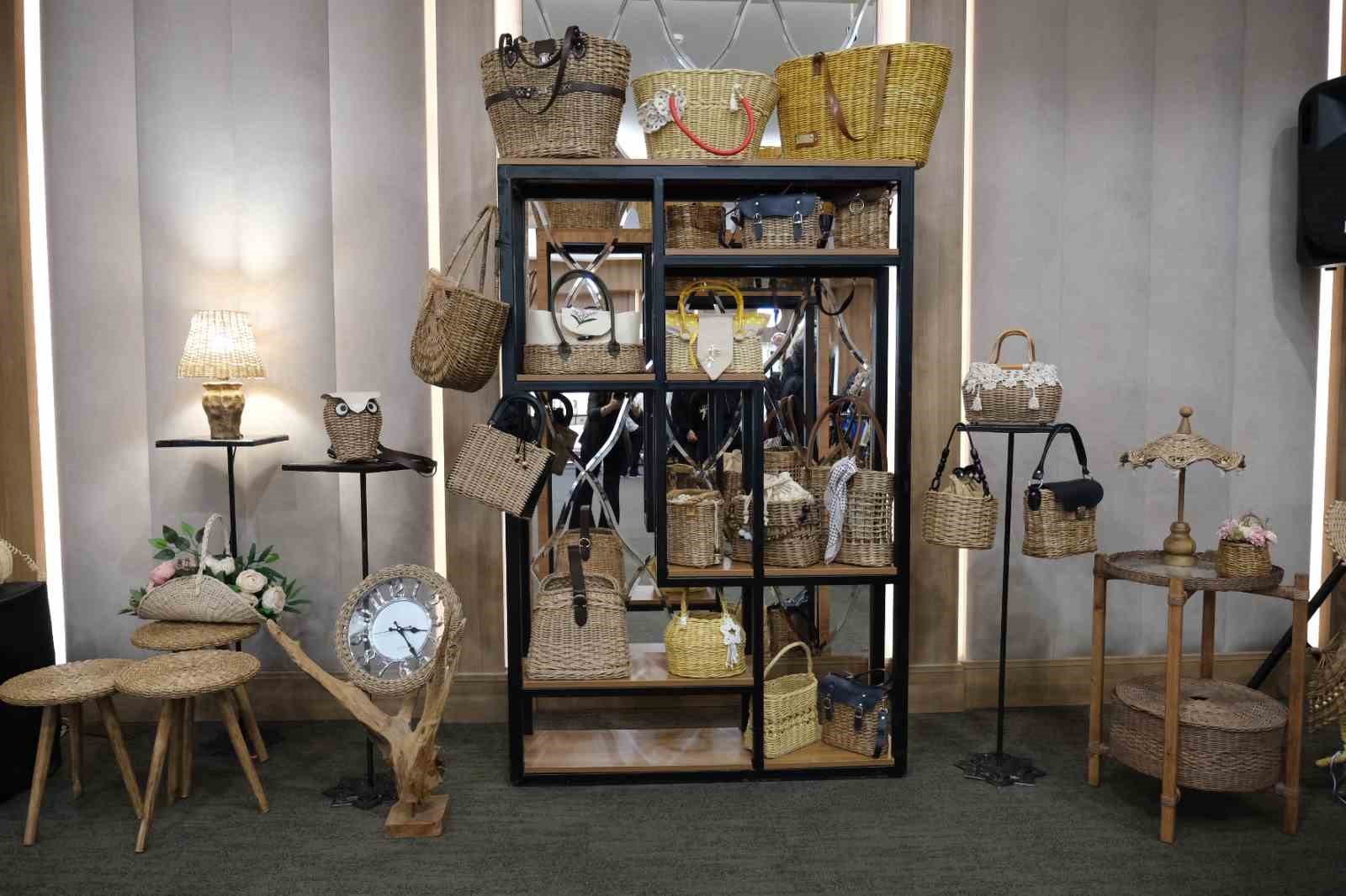 El emeği eserler "Sessiz Hik&acirc;yeler" Sergisi&rsquo;nde sergilendi
