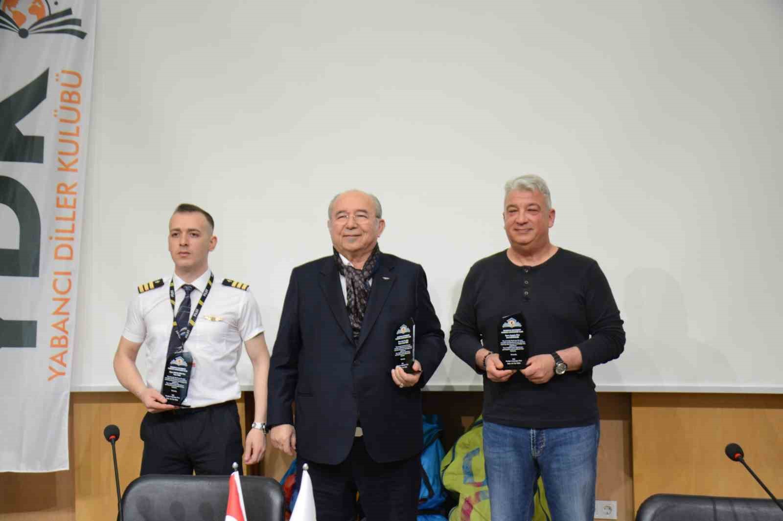 Havacılık sekt&ouml;r&uuml; uzmanları &ouml;ğrencilerle bir araya geldi
