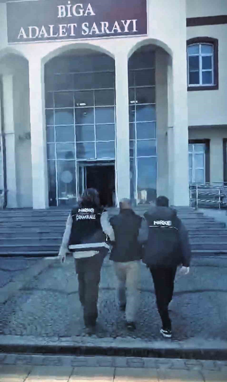 &Ccedil;anakkale&rsquo;de farklı su&ccedil;lardan aranması bulunan 97 kişi yakalandı
