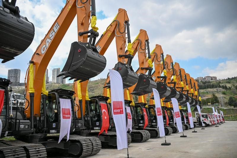 Başkan Se&ccedil;er: "Belediyelerimizin işini kolaylaştırmak i&ccedil;in gayret sarf ediyoruz"
