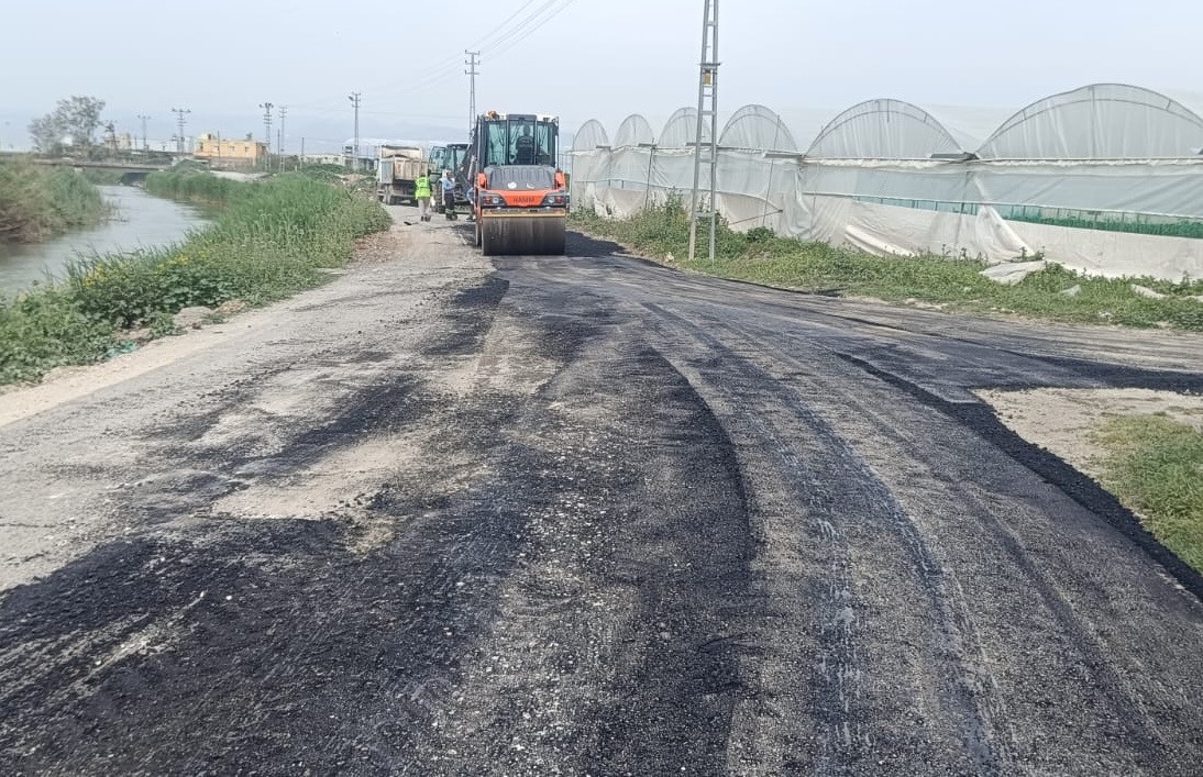 Akdeniz&rsquo;de yol ve kaldırımlar yenileniyor
