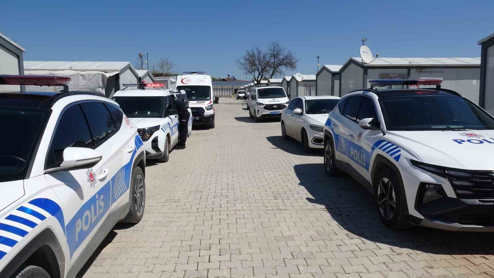 Malatya&rsquo;da kendini konteynere kilitleyen gen&ccedil; polisi alarma ge&ccedil;irdi
