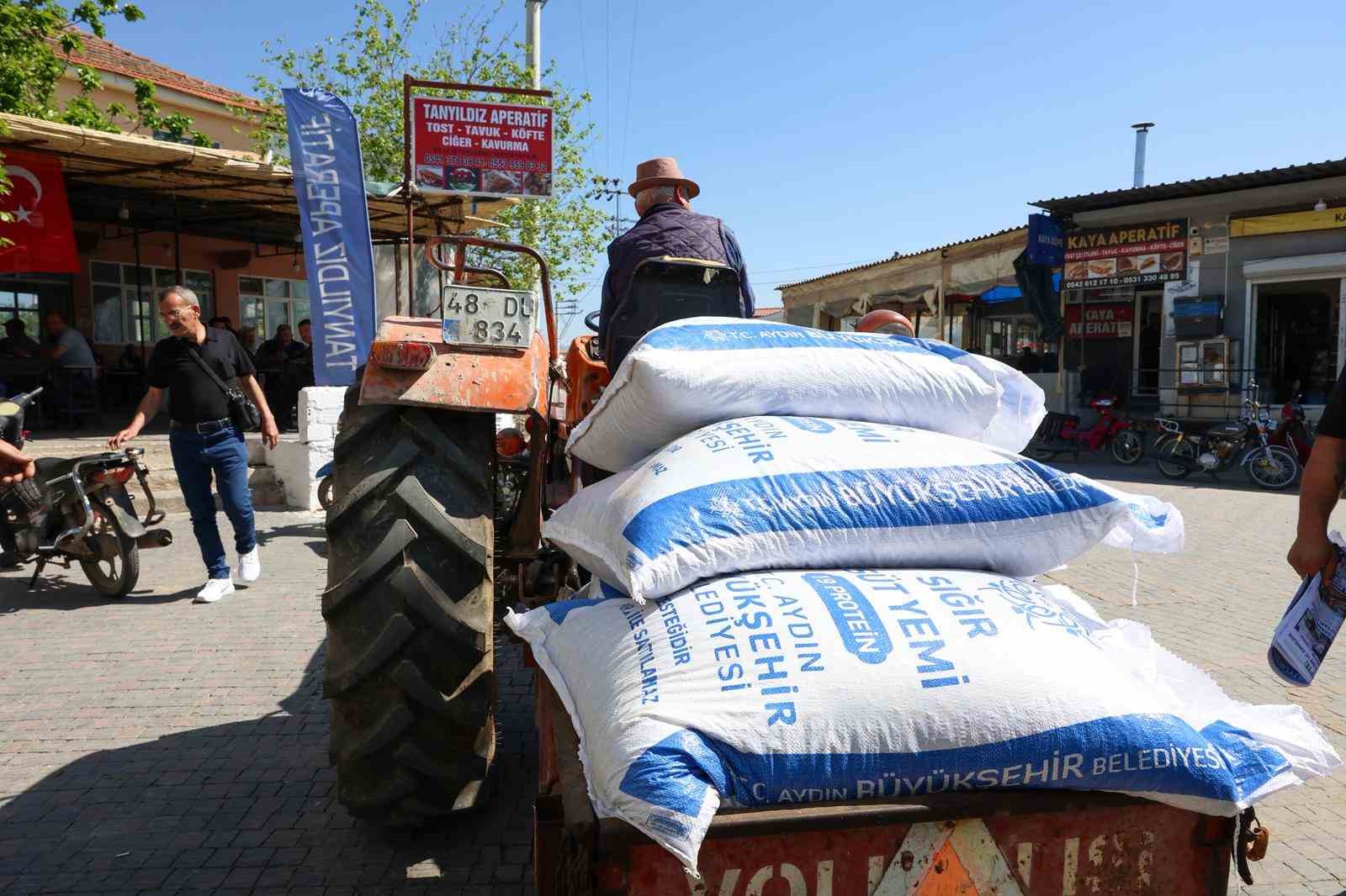 Aydın B&uuml;y&uuml;kşehir&rsquo;den Germencik&rsquo;te k&uuml;&ccedil;&uuml;k &uuml;reticilere yem desteği
