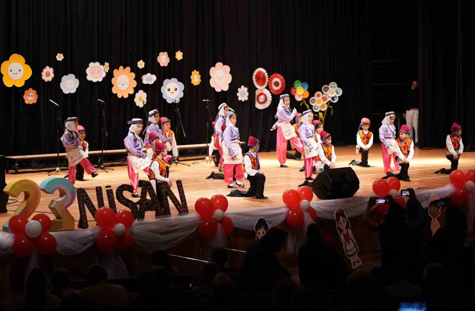 MTK Koleji 23 Nisan programını yoğun katılımla gerçekleştirdi