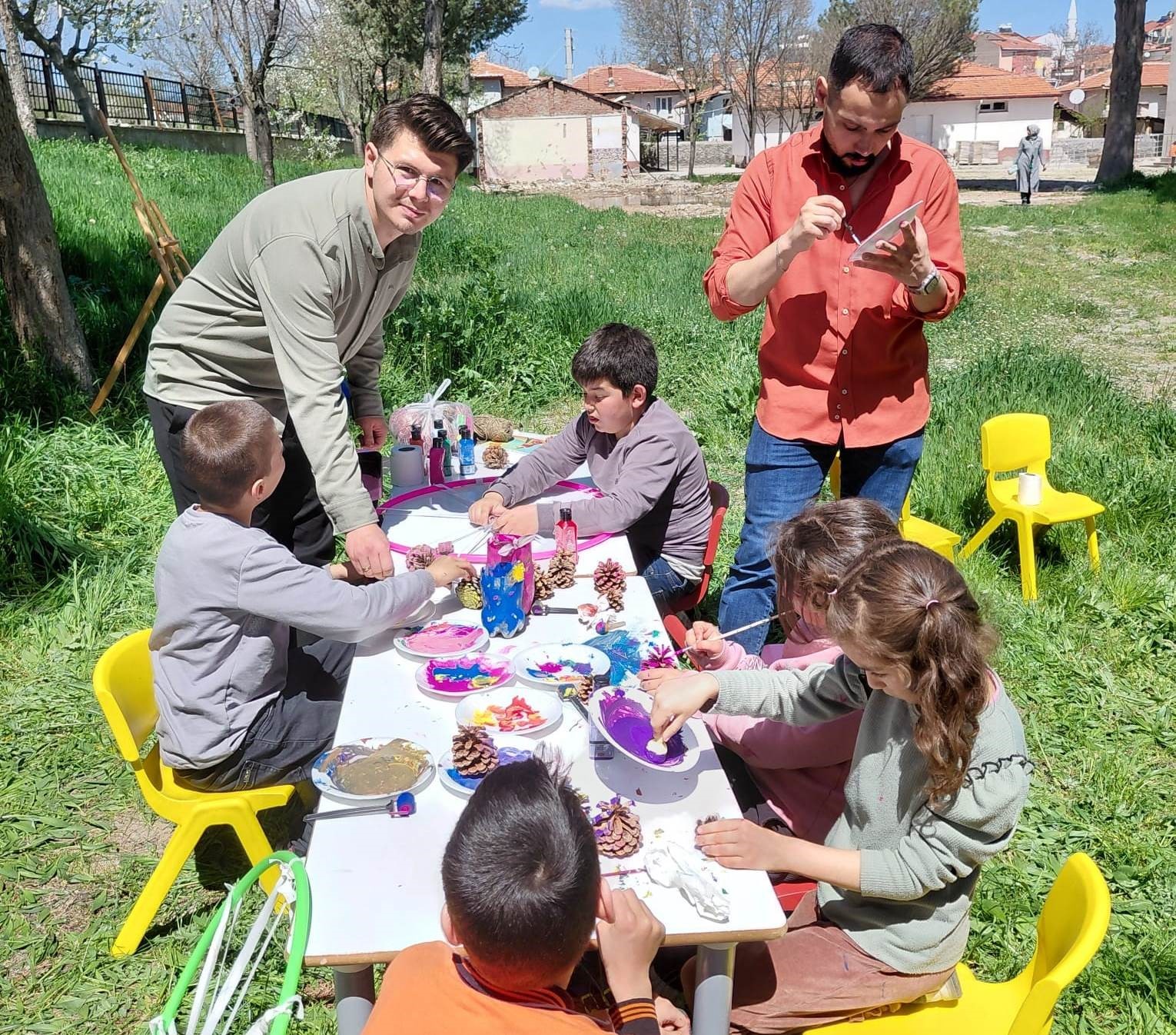 Hisarcık’ta özel öğrencilere yönelik açık hava sanat ve kitap platformu