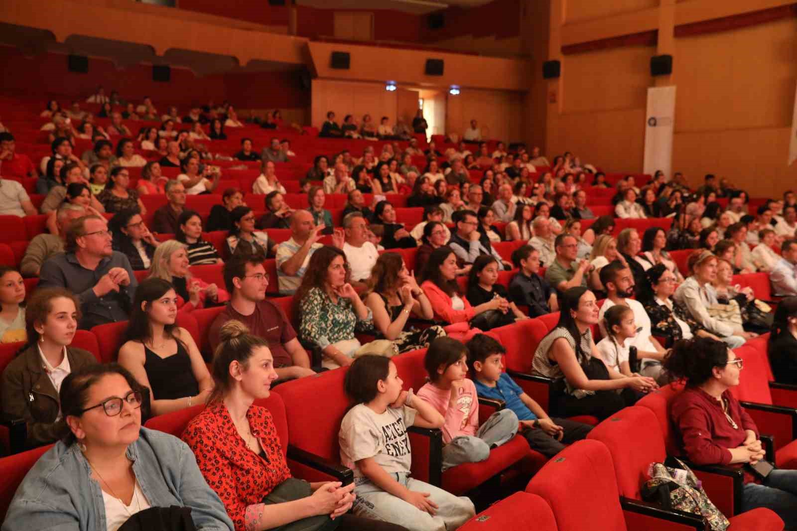 T&uuml;rk Devletleri Piyanistleri Konseri&rsquo;nde piyano resitali
