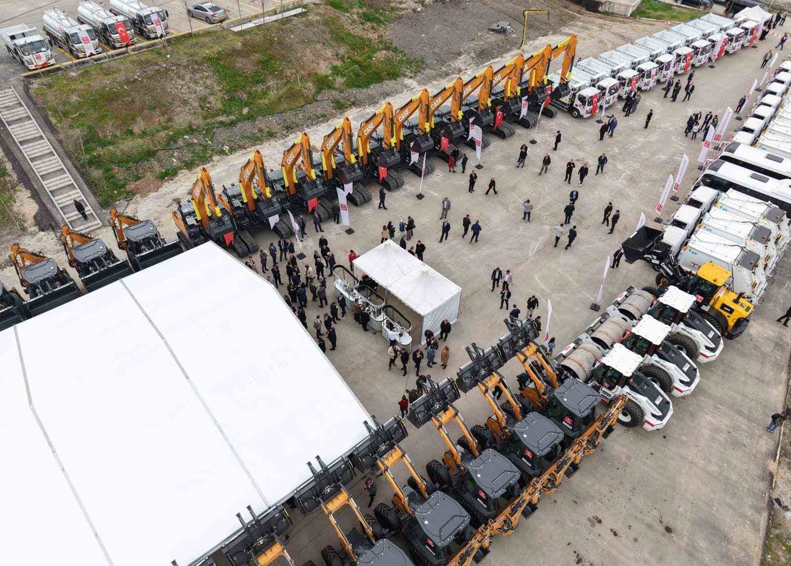 Mezitli Belediyesine ekskavat&ouml;r desteği
