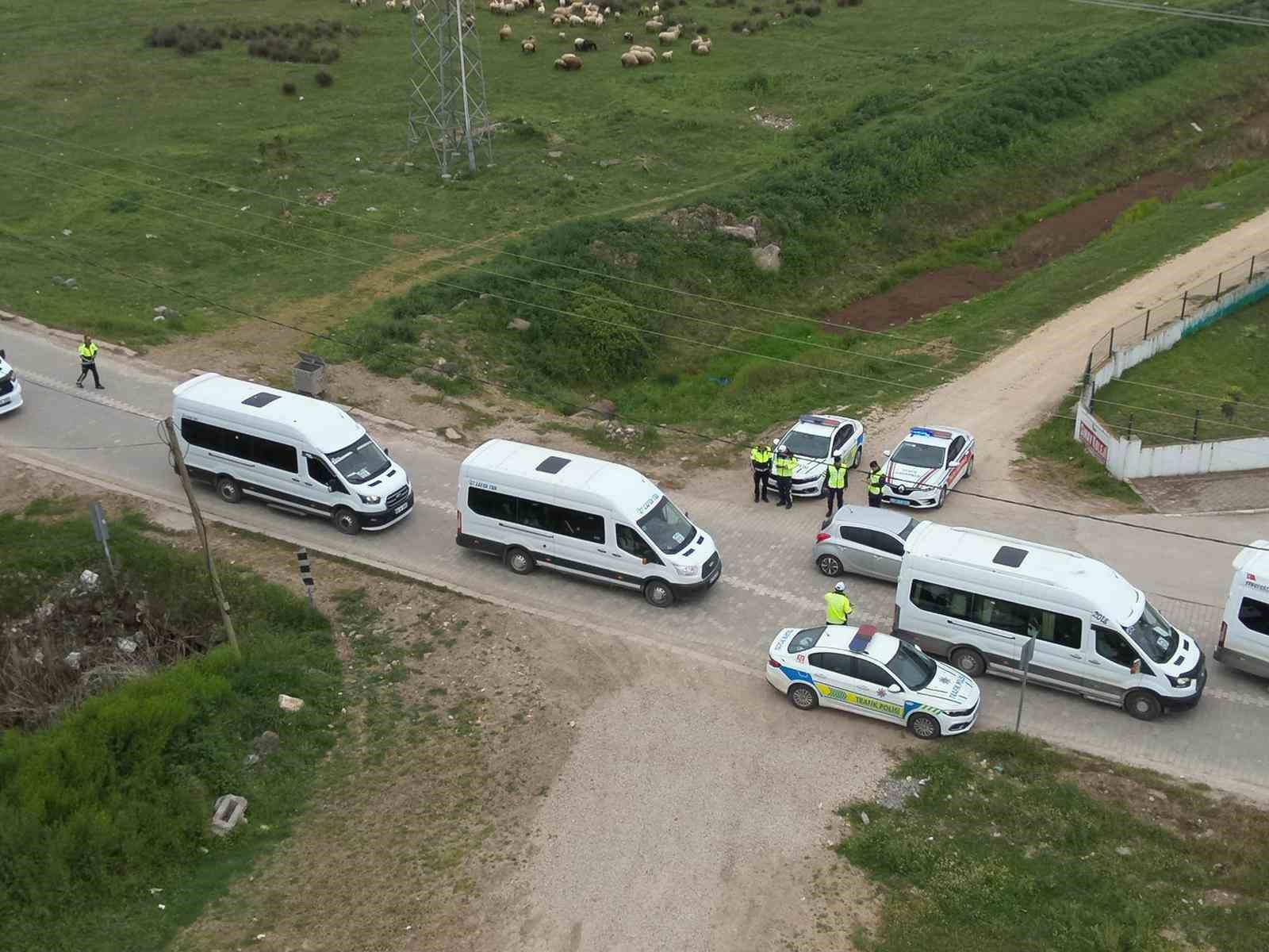 Erbaa&rsquo;da kurallara uymayanlara servis s&uuml;r&uuml;c&uuml;lerine ceza yağdı
