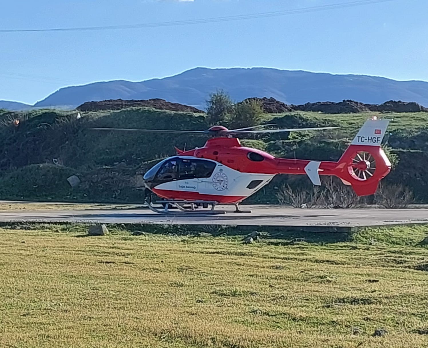 Ambulans helikopter kalp krizi geçiren hasta için havalandı