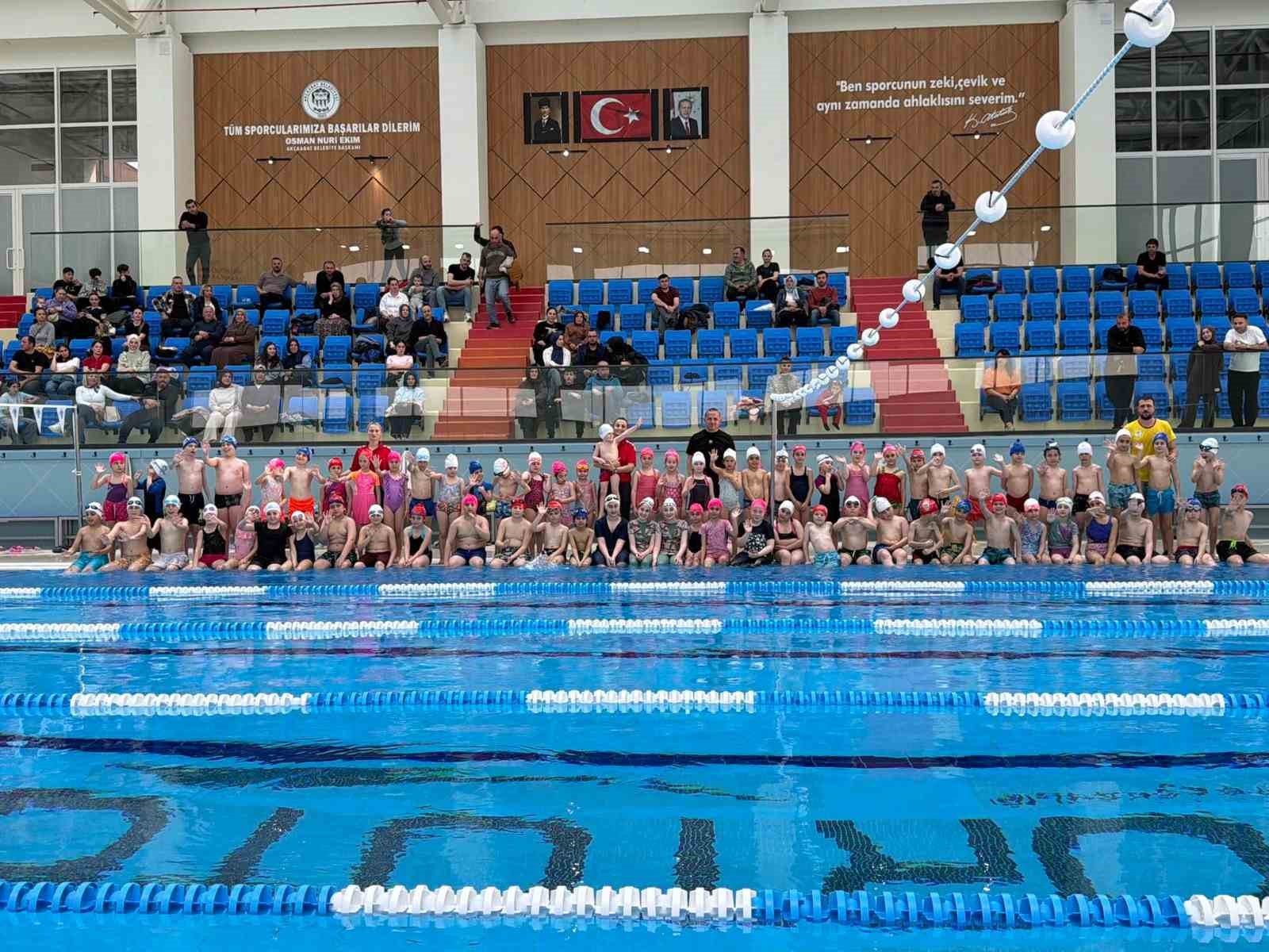 Akçaabat Belediyesi yüzme kursu ilk kursiyerlerini uğurladı